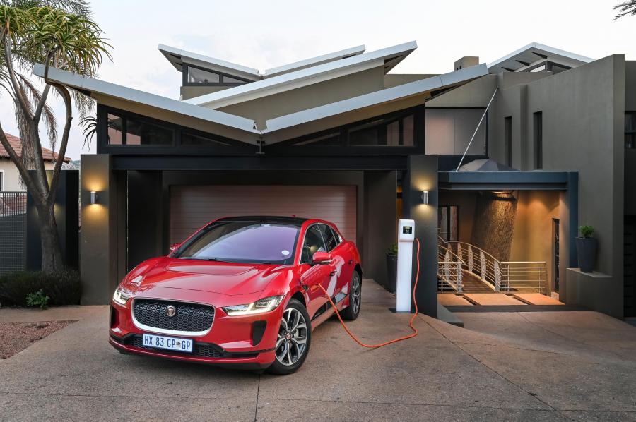  Jaguar I-Pace EV400 AWD HSE 2019 года  (ZA) (фото 42 из 47)